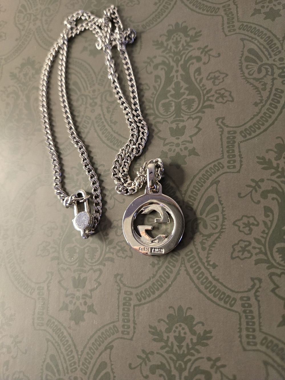 Sterling Silver Interlocking Circle Pendant Necklace - Silver